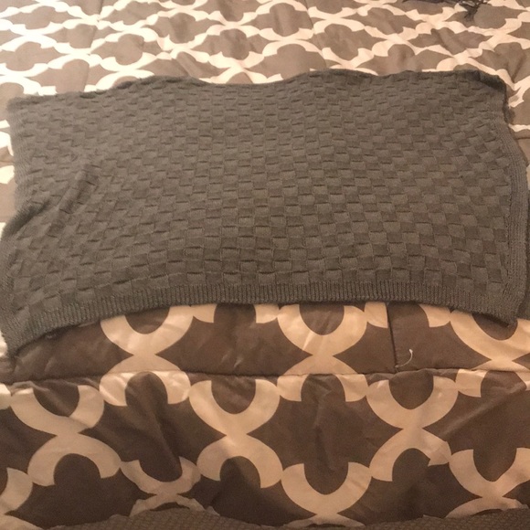 Mud pie gray knit square poncho - Picture 5 of 7